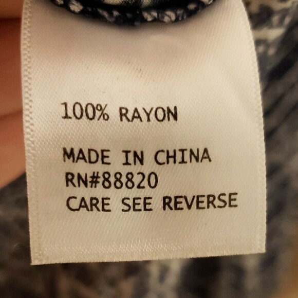 Anne Carson Blue White V Neck 3/4 Sleeve Blouse - Picture 7 of 7